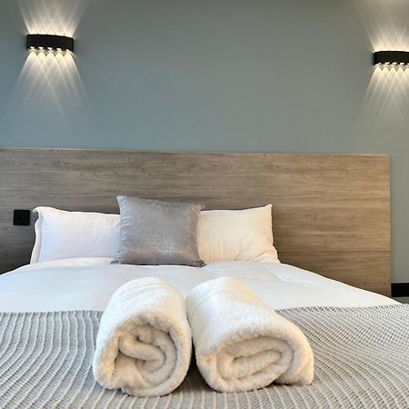 Thandi House Heathrow Airport Ashford  Exteriér fotografie