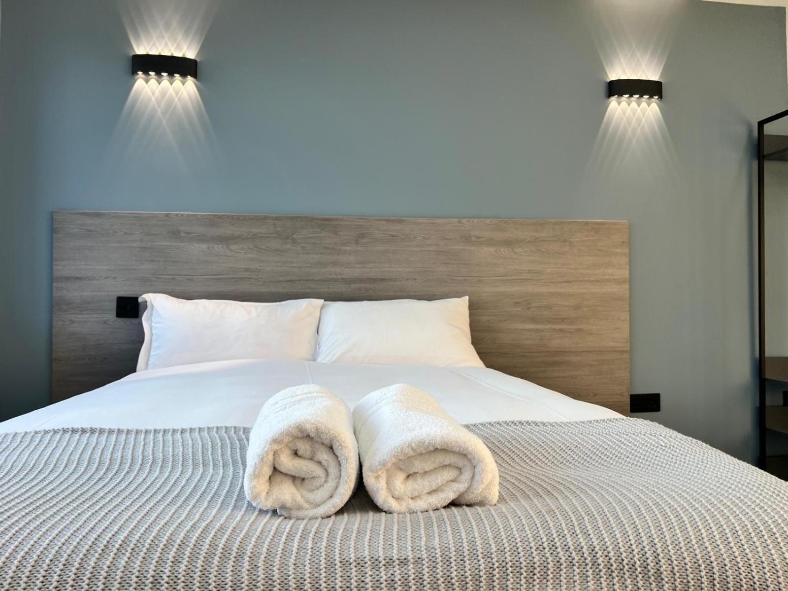Thandi House Heathrow Airport Ashford  Exteriér fotografie