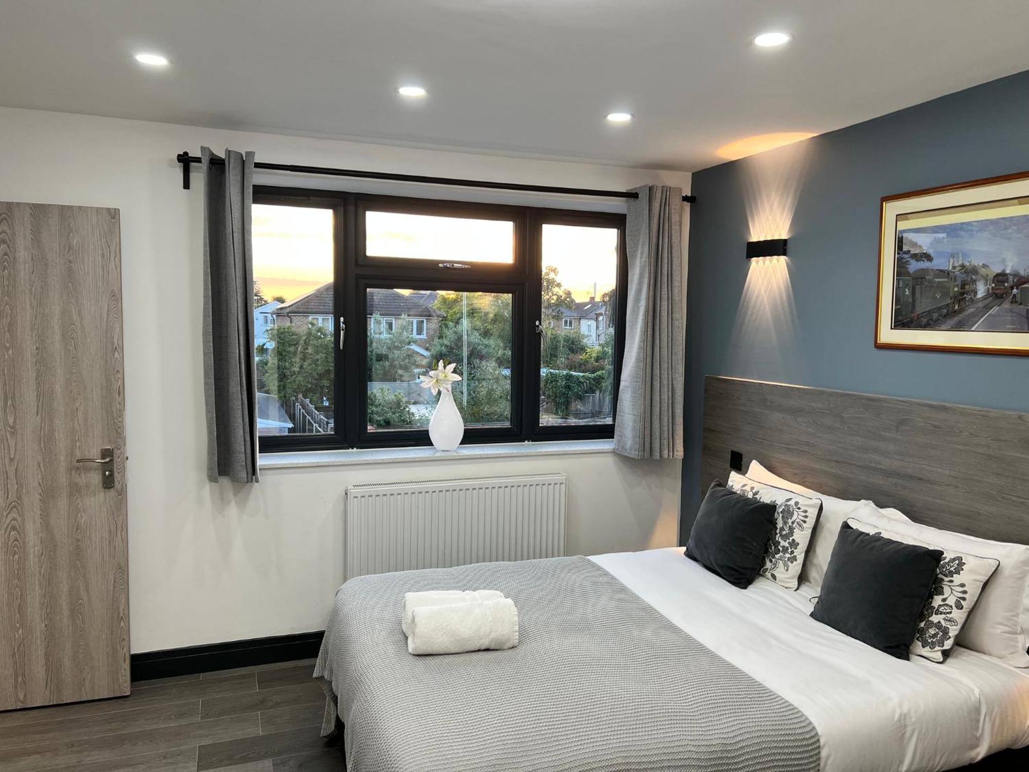 Thandi House Heathrow Airport Ashford  Exteriér fotografie