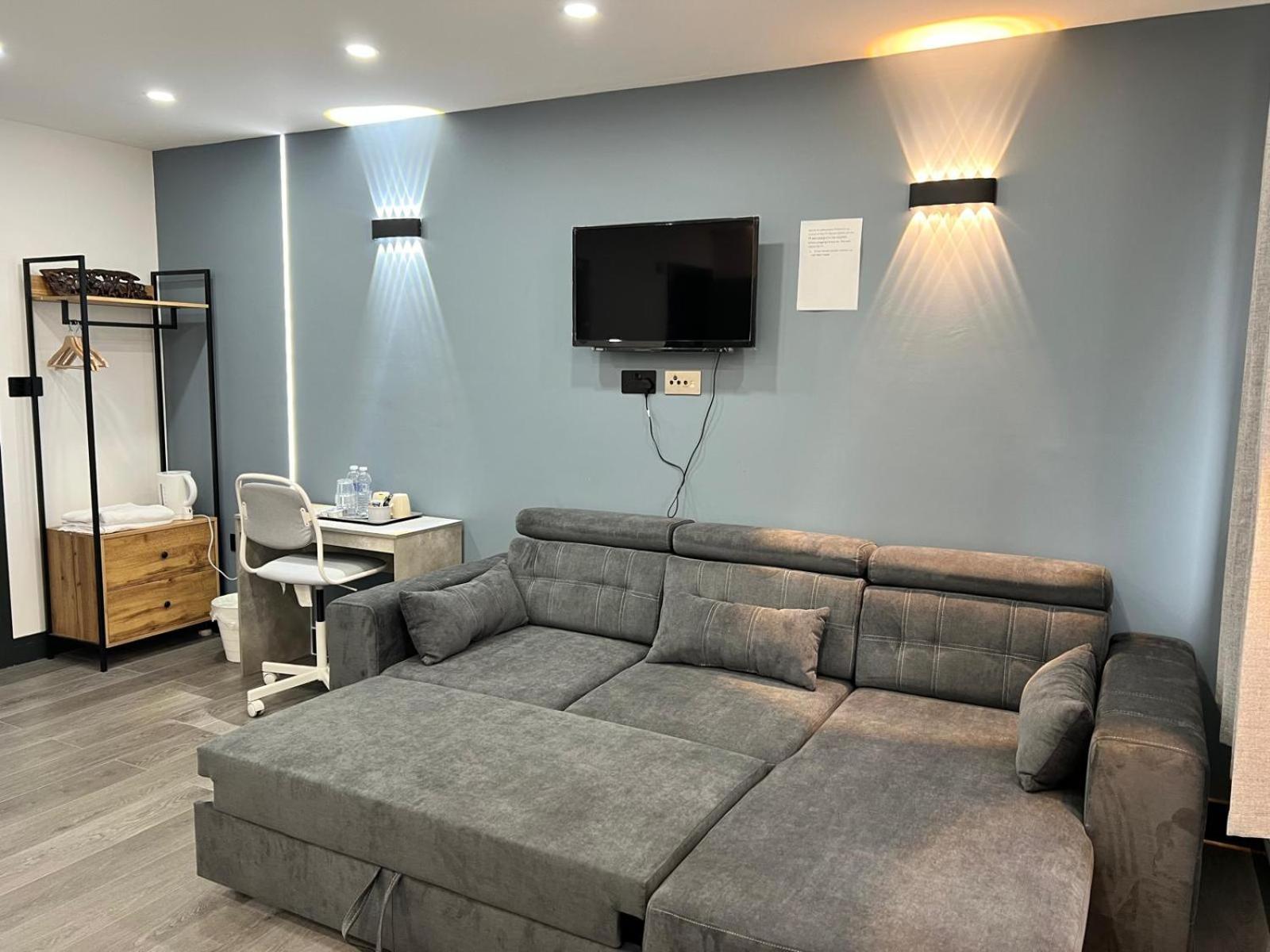 Thandi House Heathrow Airport Ashford  Exteriér fotografie